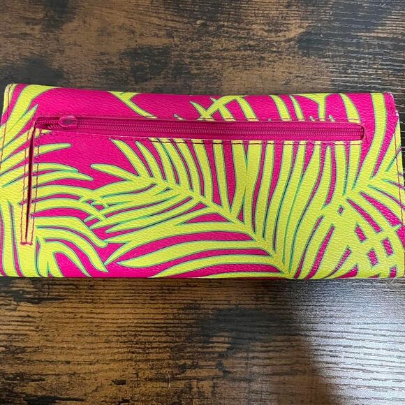Vera Bradley Pattern Play Trifold Wallet Palm Fronds #13978-308 - Picture 2 of 4